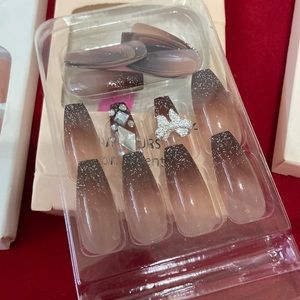 Press on nails do it your self